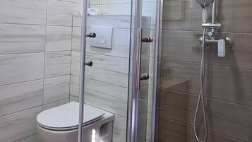 Villa | Badezimmer | Dusche