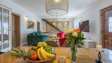 Villa | Dining