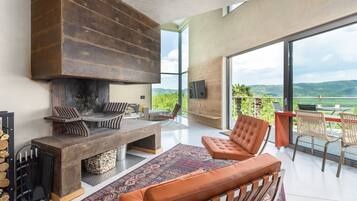 Villa | Ruang tamu | Pendiangan