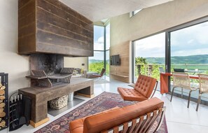 Villa | Sala de estar | Chimenea 