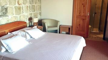 Villa | In-room safe, iron/ironing board, free WiFi