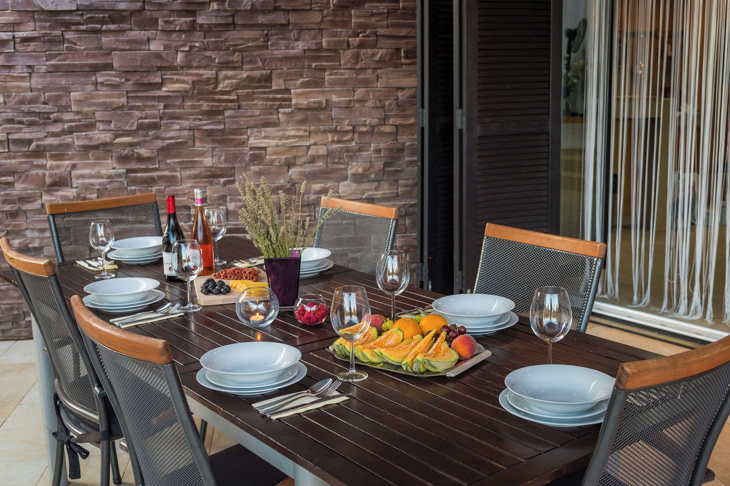 Villa | Outdoor dining