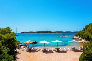 Beach - Villa Horse House (Tisno)