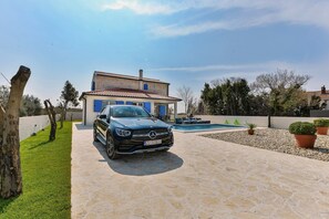 Building design - Villa Jolie (Privlaka)