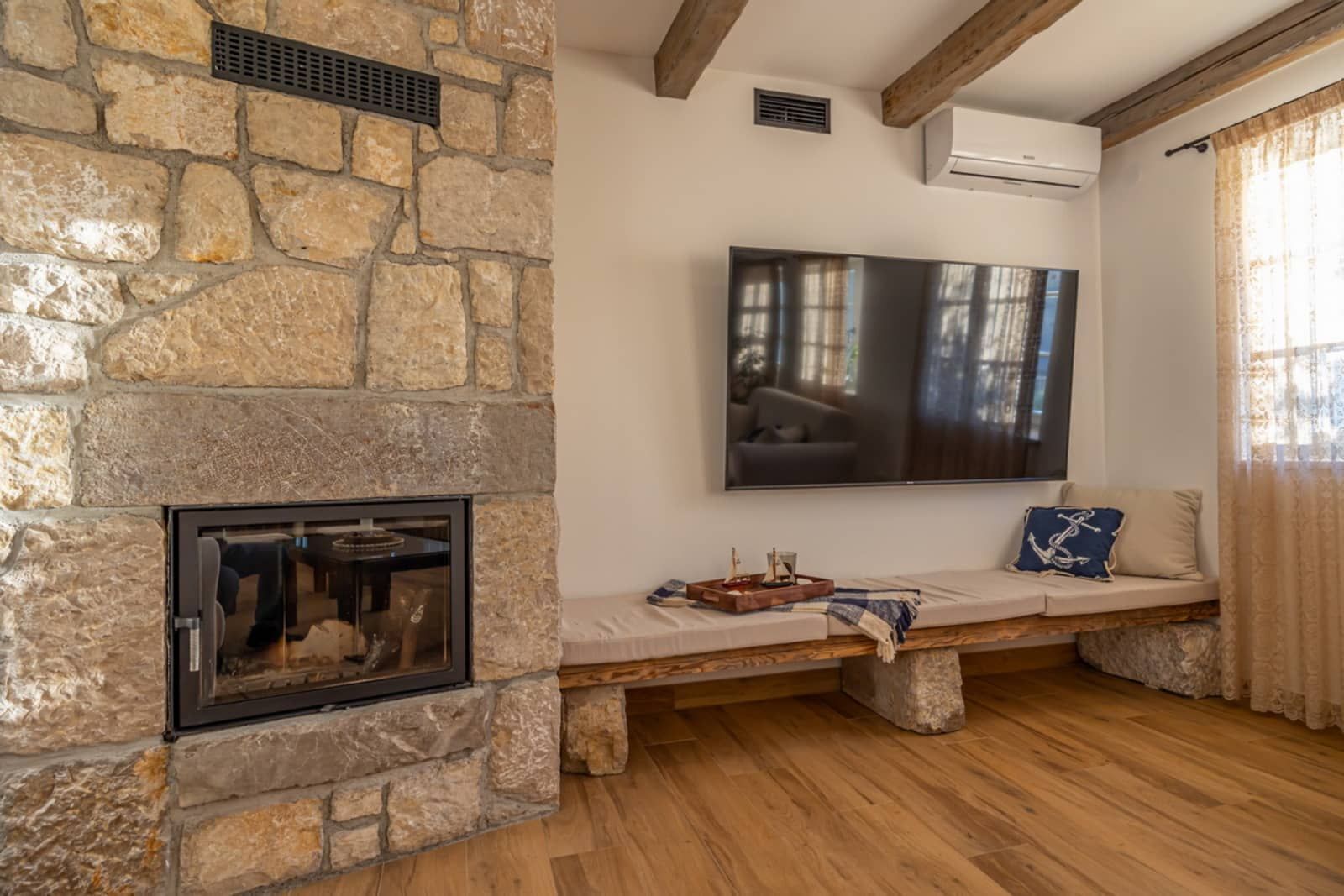 Villa | Soggiorno | Caminetto