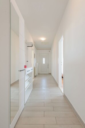 Apartment (A1) | Flur