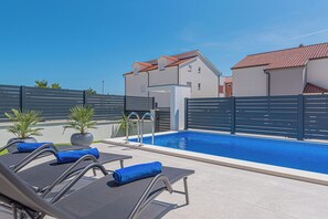 Outdoor pool, a heated pool - Villa Elegance Escape (Vodice)