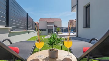 Villa | Iron/ironing board, free WiFi