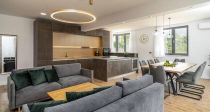 Villa Eden With Heated Pool