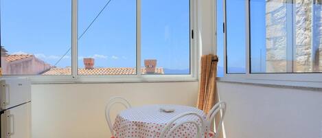 อพาร์ทเมนท์ (A2) | ร้านอาหาร