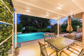 Outdoor pool - Villa Roko (Novi Vinodolski)