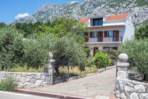 Courtyard - Villa Knez (Omis)