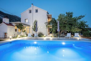Outdoor pool, a heated pool - Villa Knez (Omis)