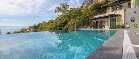 Piscine extérieure, piscine chauffée