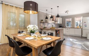 Villa | Private kitchen | Fridge, microwave, oven, stovetop - Villa Arba (Rab)