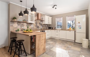 Villa | Private kitchen | Fridge, microwave, oven, stovetop - Villa Arba (Rab)