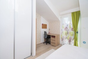 Villa | Iron/ironing board, free WiFi