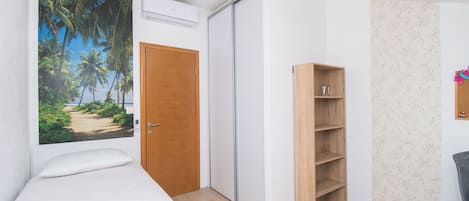 Villa | Iron/ironing board, free WiFi