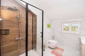 Villa | Bathroom | Shower