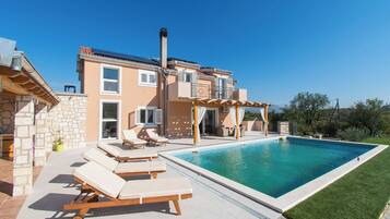 Kiến trúc tòa nhà