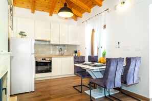 Villa | Eigene Küche | Kühlschrank, Ofen, Herdplatte, Geschirrspüler