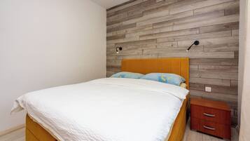 Villa | Iron/ironing board, free WiFi