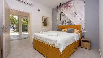 Villa | Iron/ironing board, free WiFi