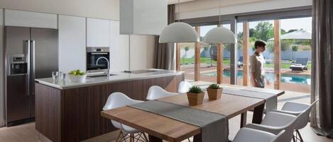 ヴィラ | 専用キッチン | 冷蔵庫、電子レンジ、オーブン、コンロ