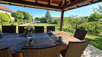 Biệt thự | Khu ẩm thực ngoài trời