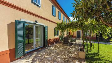 Villa | Terrace/patio