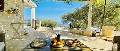 Villa | Terrace/patio