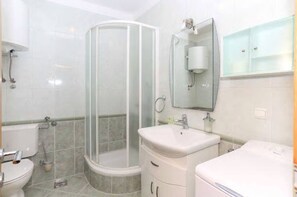 Villa | Bathroom - Villa Casa With Indoor Pool (Dugi Rat)