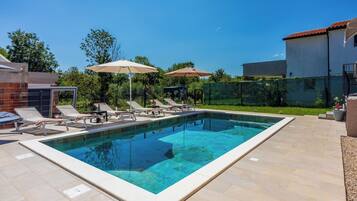 Outdoor pool, pool loungers