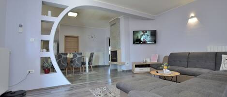 Villa | Salle de séjour | Foyer