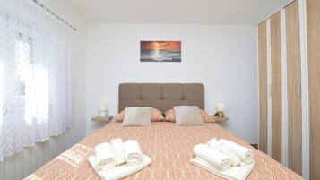 Villa | Iron/ironing board, free WiFi