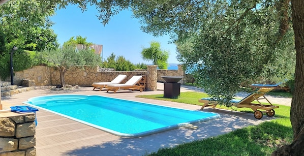 Outdoor pool - Villa Rapkinja (Rab)