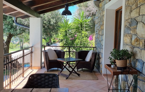 Villa | Terrace/patio