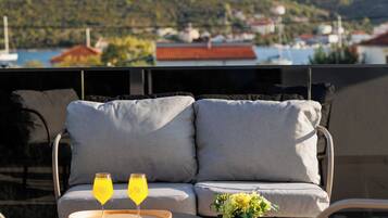 Villa | Terrace/patio