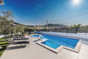 Outdoor pool, a heated pool - Villa Dal' Mares (Marina)