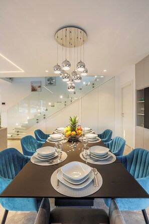 Villa | Private kitchen | Fridge, microwave, oven, stovetop - Villa Dal' Mares (Marina)