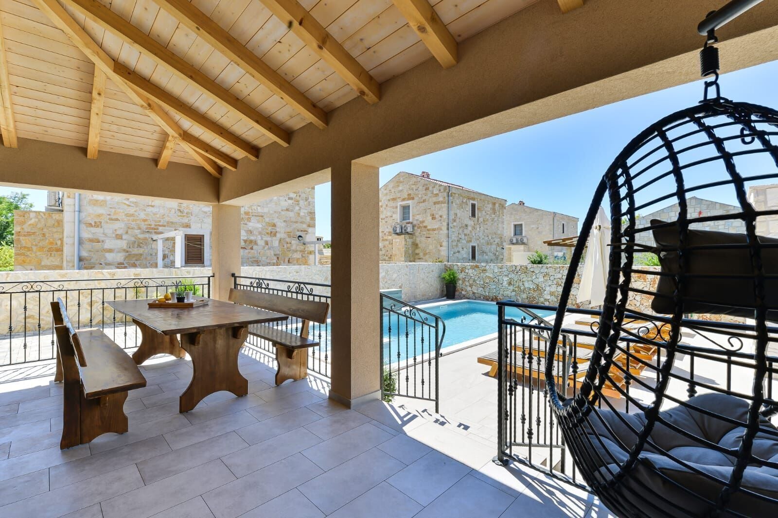 別墅 | 室外用餐