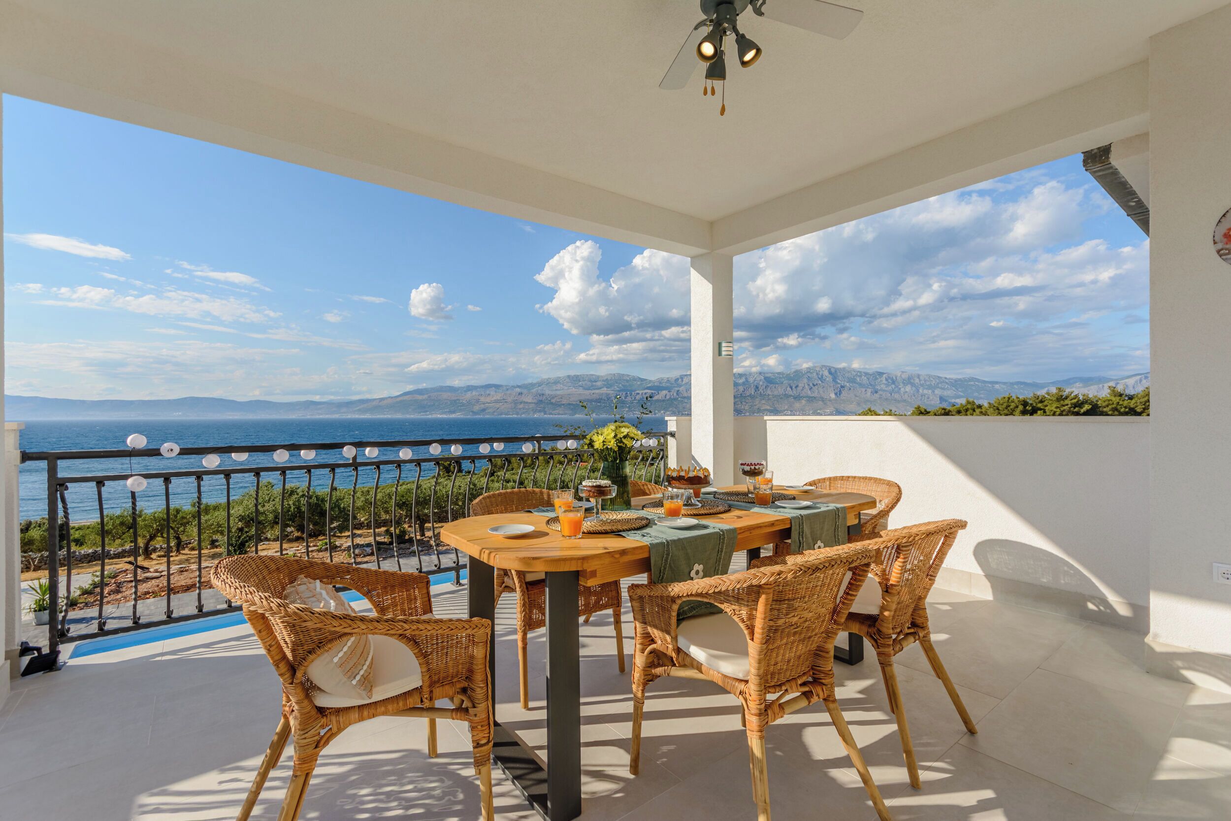 Villa | Restaurante al aire libre