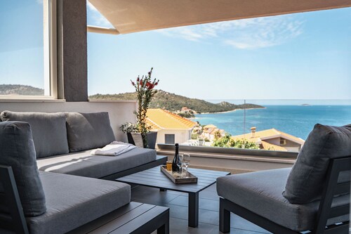 Villa Miracle