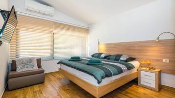 Villa | In-room safe, iron/ironing board, free WiFi