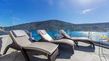 In-room safe, iron/ironing board, free WiFi