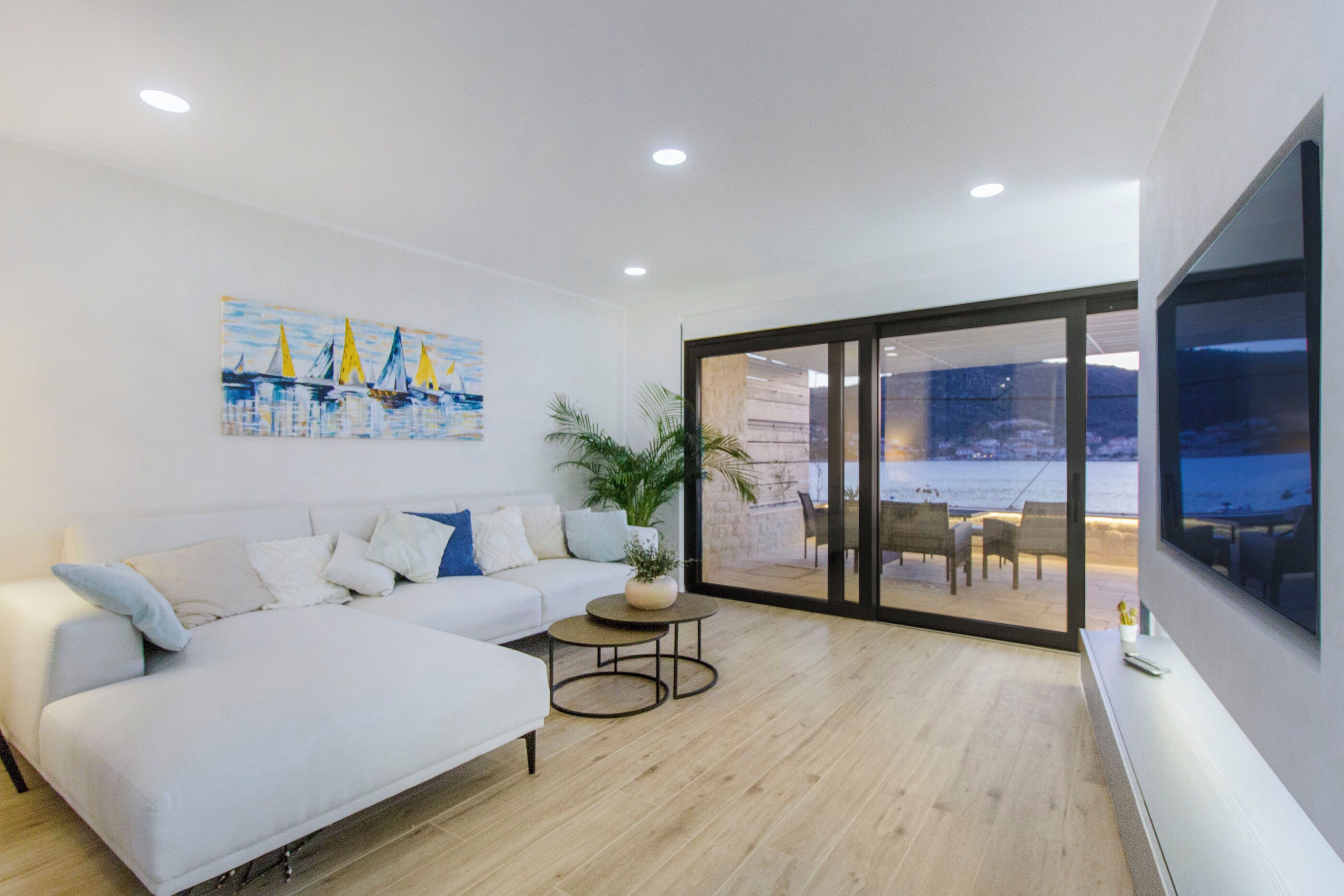 Villa | Living room | Smart TV