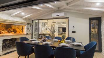 Villa | Restaurantes