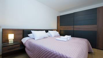 Villa | Iron/ironing board, free WiFi