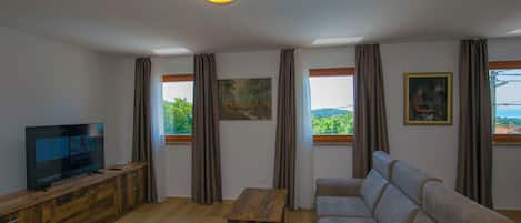 ヴィラ | リビングルーム | スマートテレビ、ストリーミングサービス