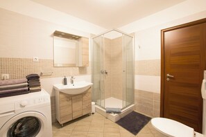 Villa | Bathroom | Towels - Villa Dante (Viskovo)